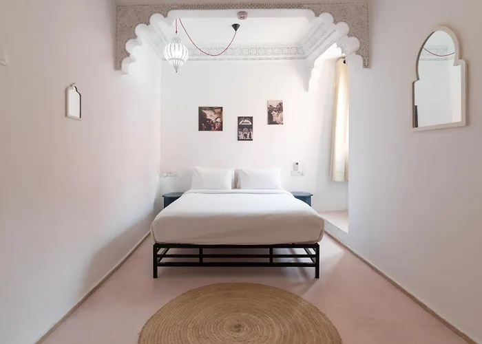 Central House Marrakech MedinaHostal